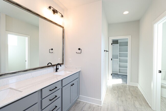 Building Photo - Luxury New Construction Townhome in Bryant...