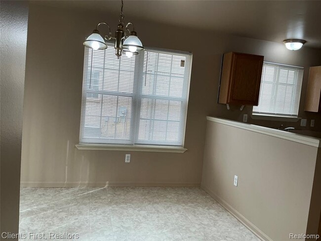 Building Photo - 48161 Nottinghill Ln