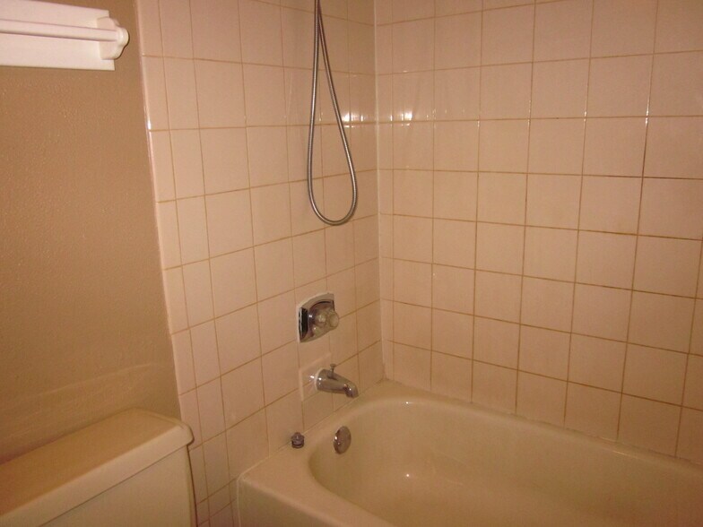 Building Photo - 1785 W Algonquin Rd