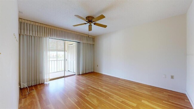 Building Photo - 3432 Lake Bayshore Dr