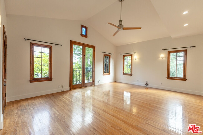 Building Photo - 3234 Ettrick St