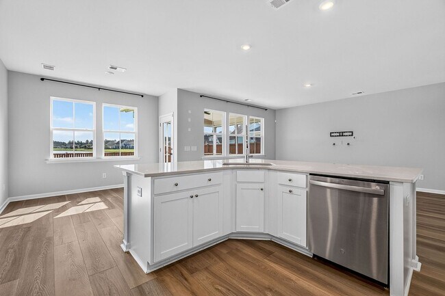 Building Photo - 204 Lake Minsi Dr