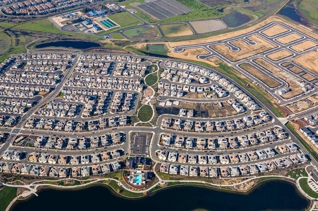 Building Photo - 2282 Solace Vis