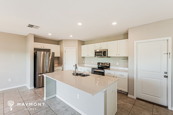 Building Photo - 6523 Trent Creek Dr