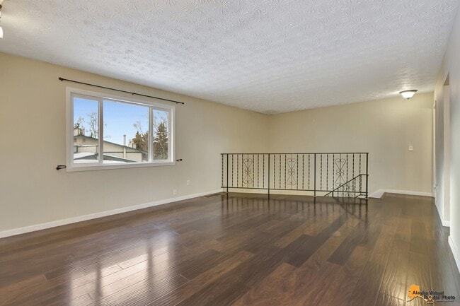 Building Photo - South Anchorage Townhouse for Rent