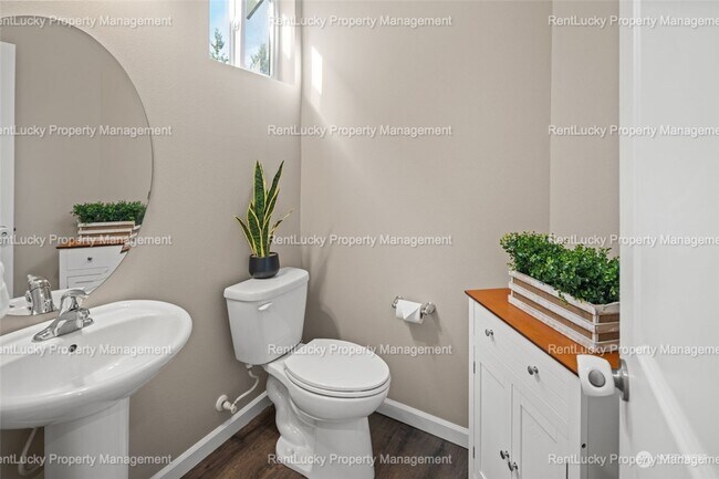 Building Photo - Stunning Like-New Home in Arbor Mist – Pri...