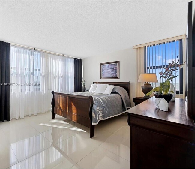 Building Photo - 2401 S Ocean Dr