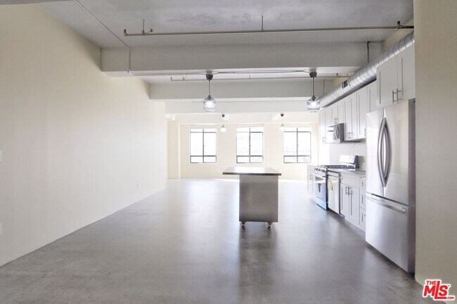 Building Photo - 849 S Broadway