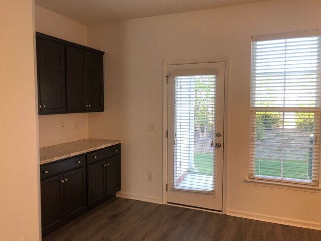 Building Photo - Townhouse for Rent In Wyngate