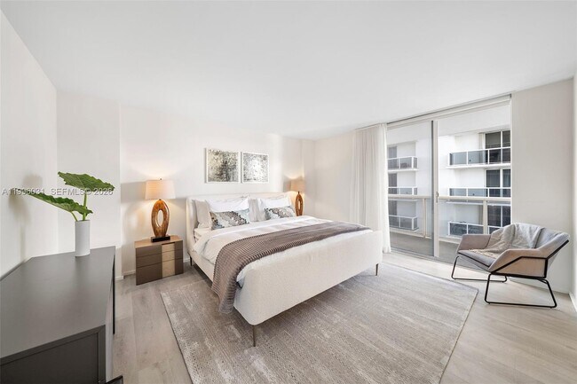 Building Photo - 1900 Sunset Harbour Dr