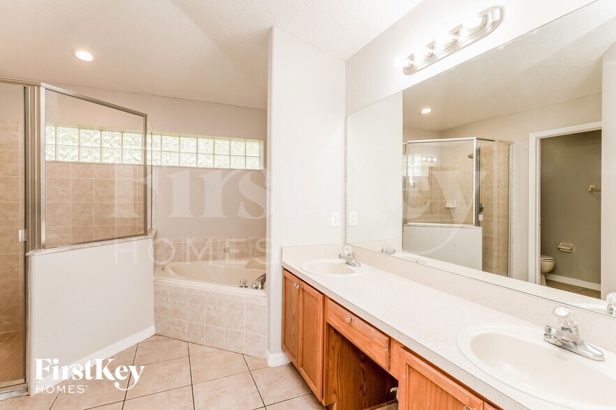 Building Photo - 1521 Clapton Dr