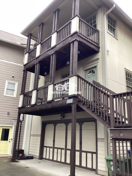 Building Photo - 1073 Davis Cir NW