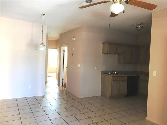 Building Photo - 6405 Salas Ln