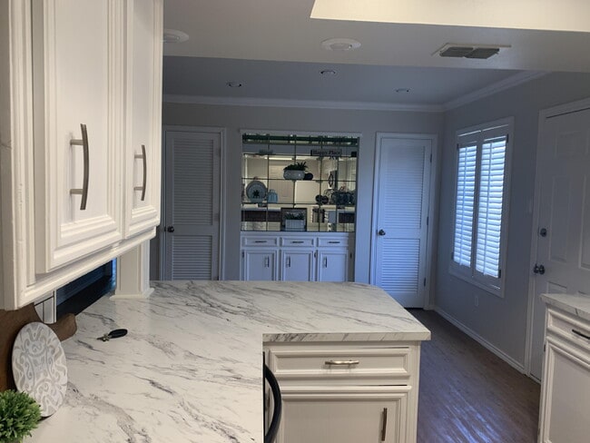 Building Photo - 9714 Orlando Ave