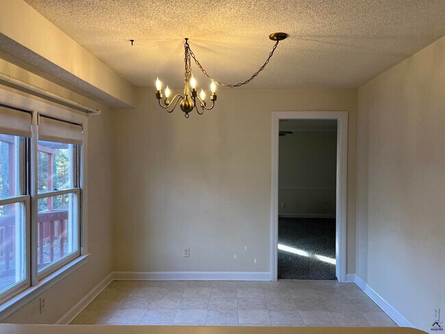 Building Photo - 115 Wedgewood Ct