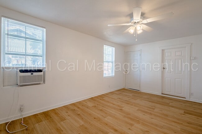 Building Photo - 2 Bedroom/1 Bath Home - $1550 Per Month!