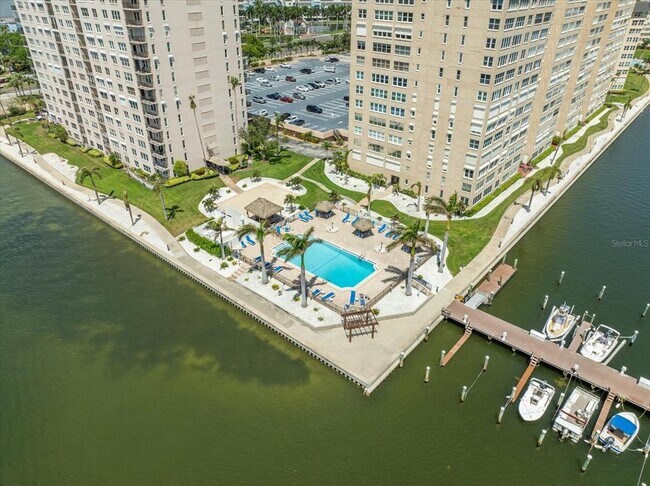 Building Photo - 5200 Brittany Dr S