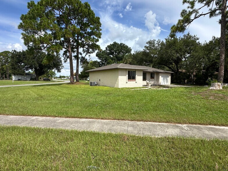 Building Photo - 7181 Mesa Ct