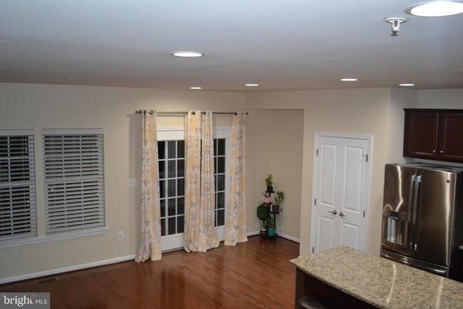 Building Photo - 3204 Vogel Rd