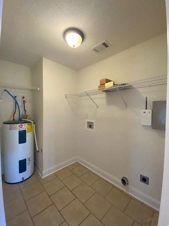 Building Photo - 205 Drayton Ct