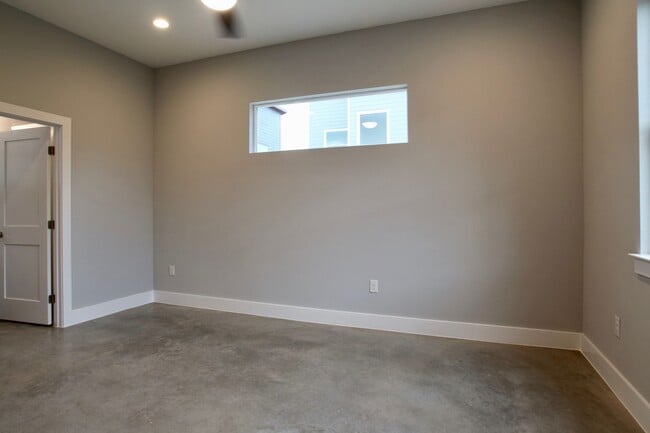 Building Photo - 6911 Meador Ave