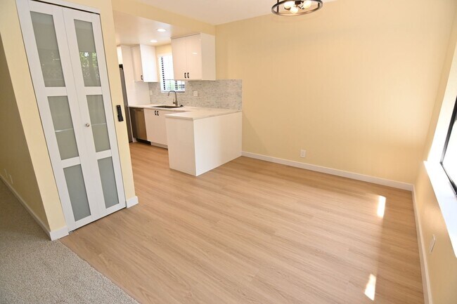 Building Photo - 347 W Rincon Ave