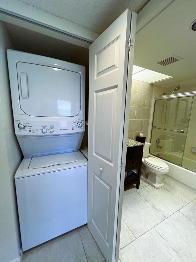 Building Photo - 1605 Abaco Dr