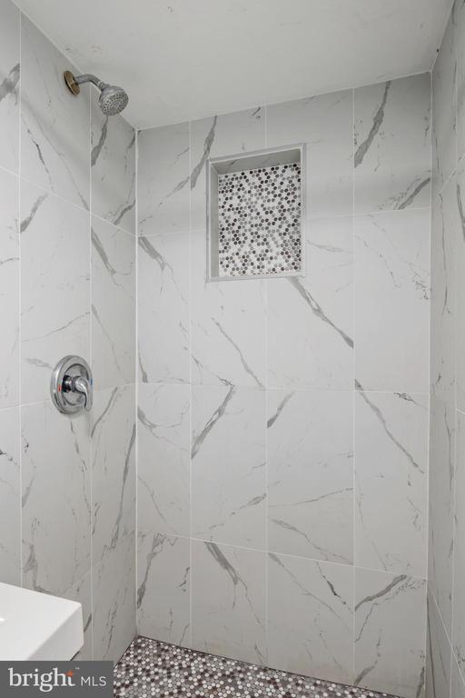 Building Photo - 2061 E Belvedere Ave