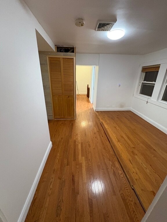 Building Photo - 20 Jones