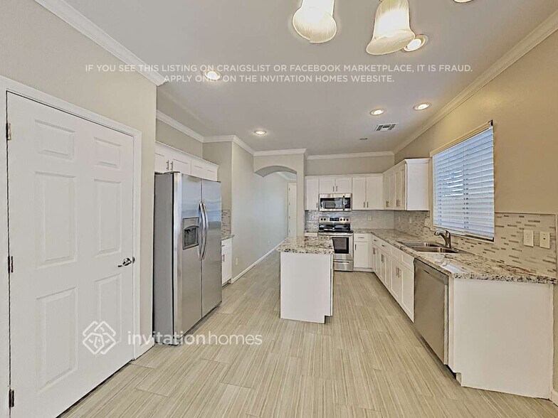 Building Photo - 4568 E Murrieta Rd
