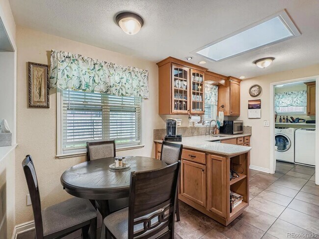 Building Photo - Impeccable brick ranch home for rent