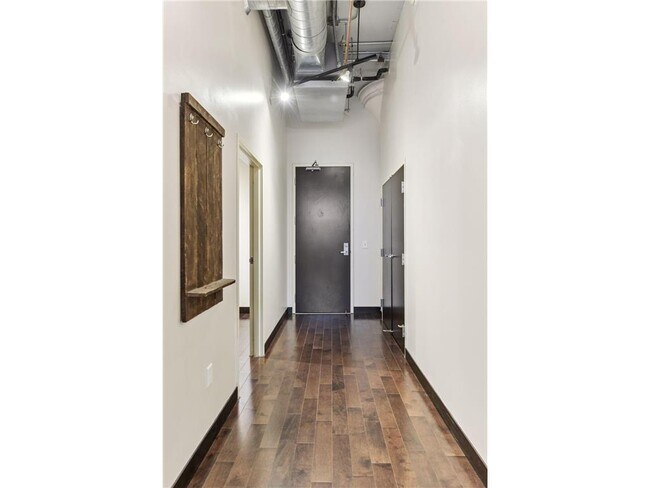 Building Photo - 618 N Washington Ave