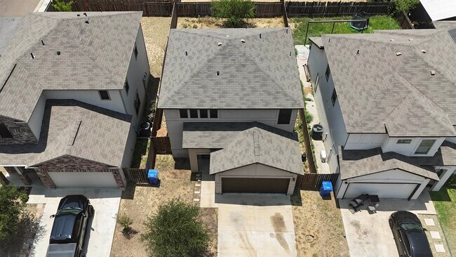 Building Photo - 4426 Gloria Dr