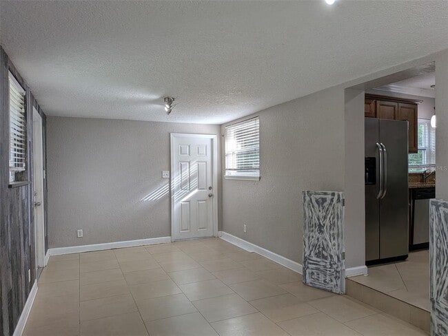 Building Photo - 313 Granada Dr