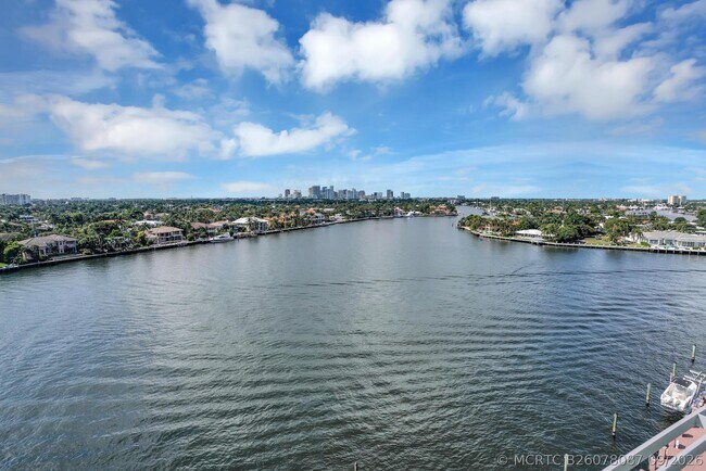 Building Photo - 435 Bayshore Dr
