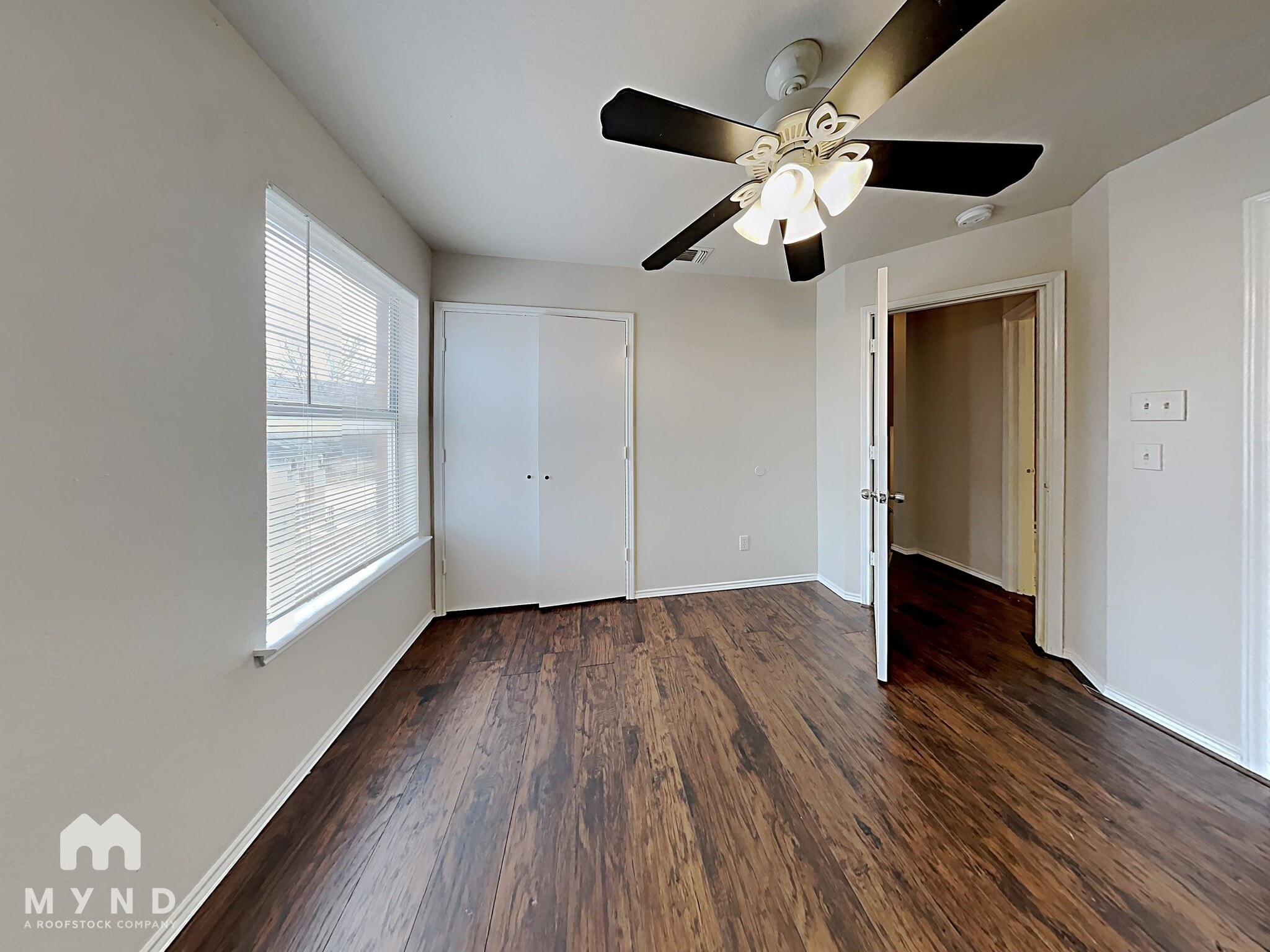 Building Photo - 314 Queens Ct N