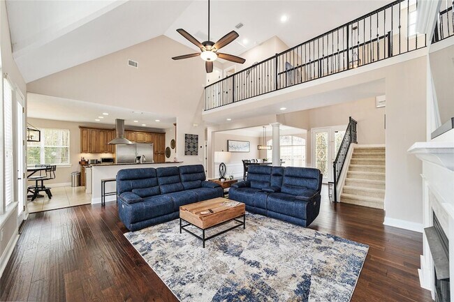 Building Photo - 1706 SW 27th St