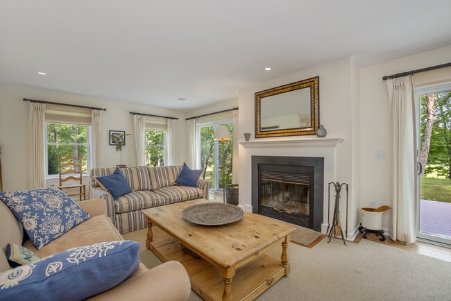 Building Photo - 268 Under Mountain Rd