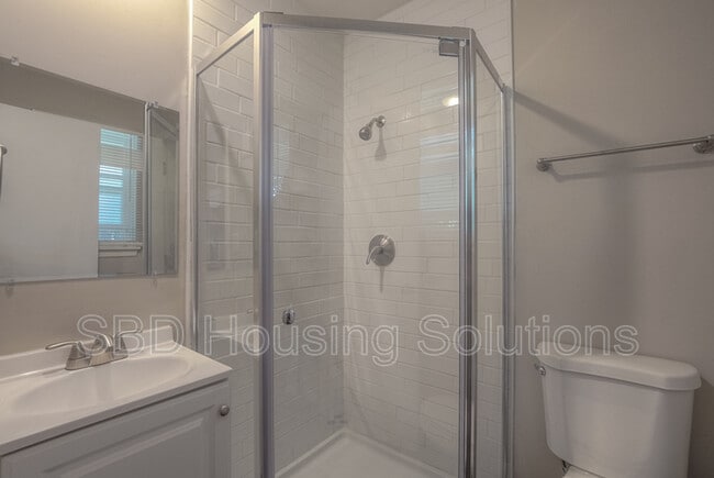 Building Photo - 613 NE 114th Terrace