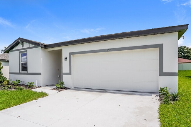 Building Photo - 1102 Oak Vly Dr