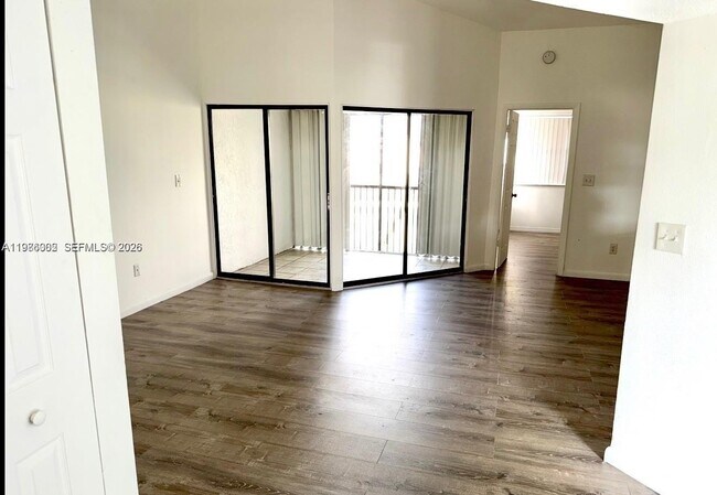 Building Photo - 1120 N Franklin Ave