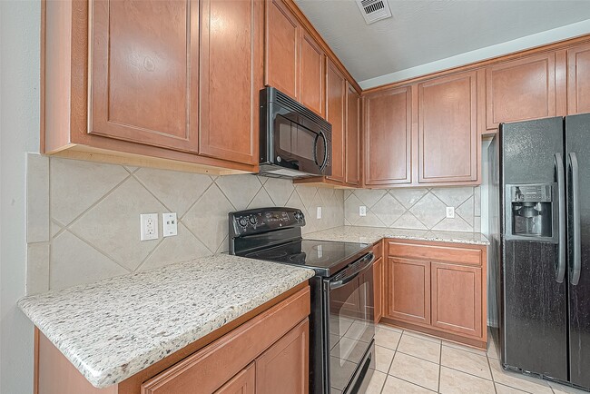 Building Photo - 2748 Maybrook Hollow Ln