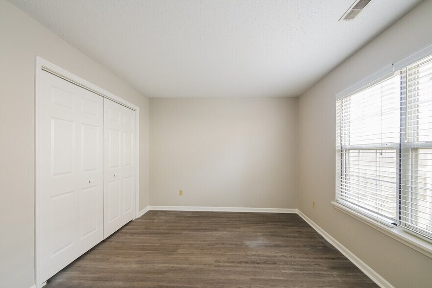 Building Photo - 10498 Sienna Dr