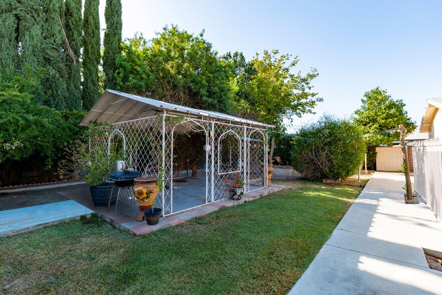 Building Photo - 6340 Wilbur Ave