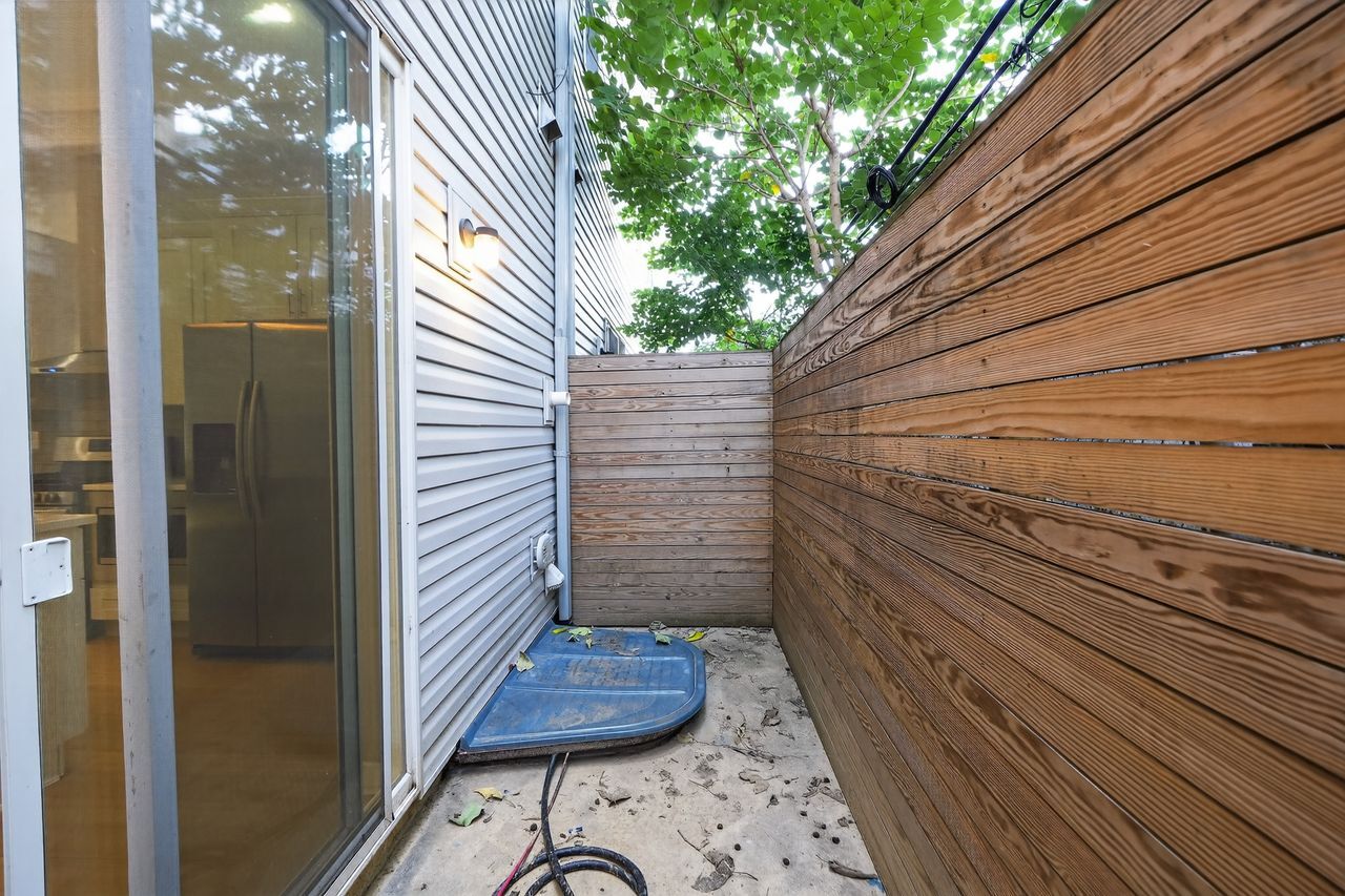 Building Photo - 1518 S 25th St