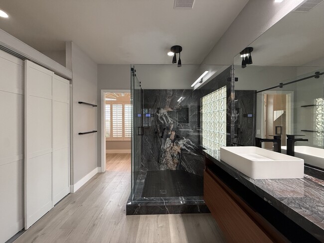 Building Photo - 2206 Summerwind Cir