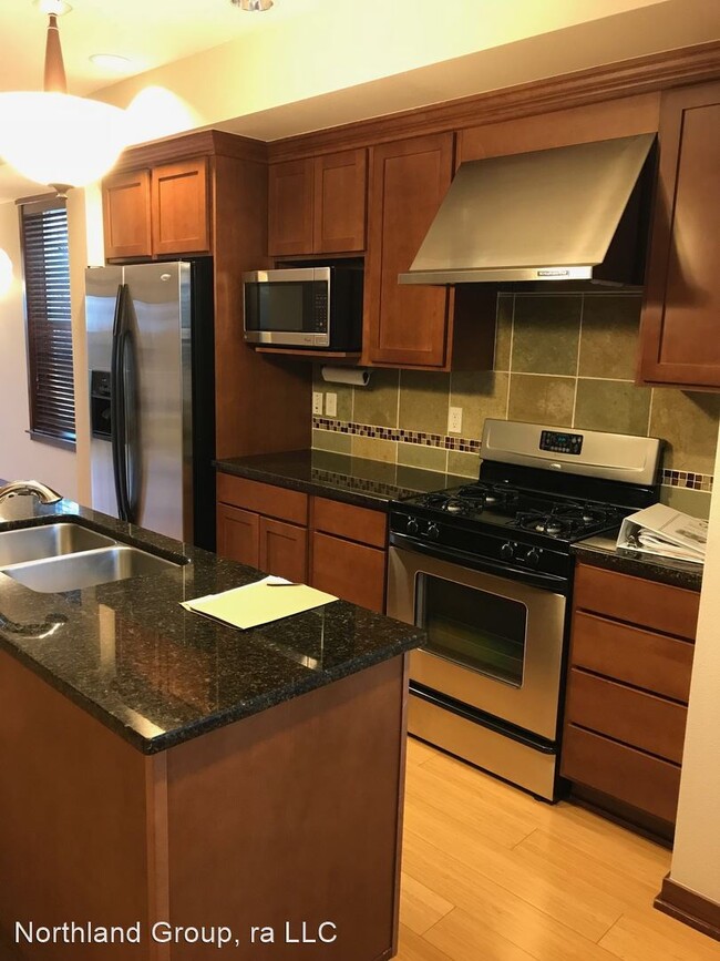 Building Photo - 3 br, 3.5 bath House - 4438 44th Ave SW #A