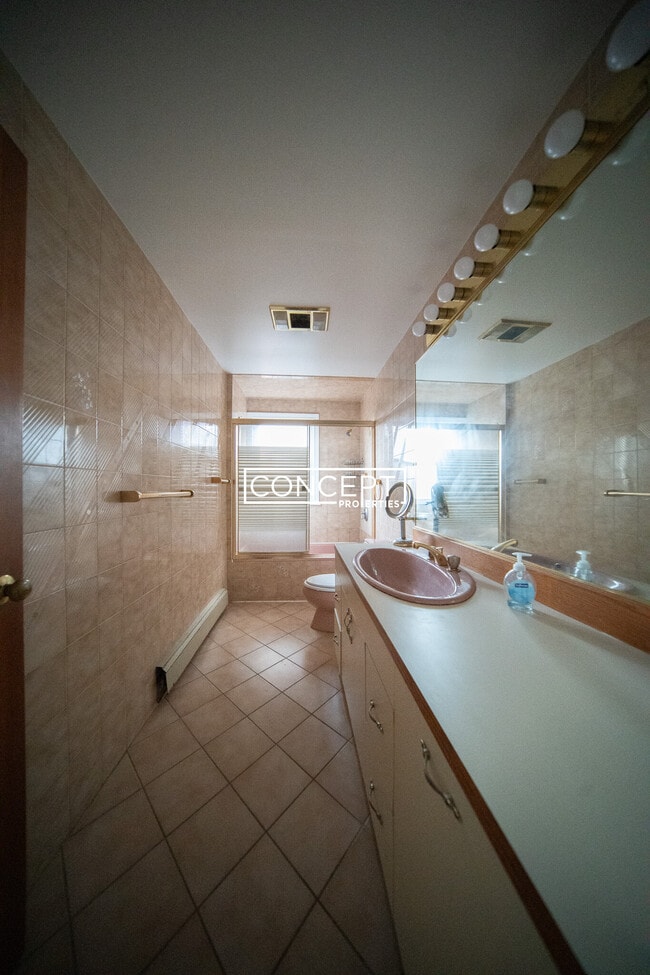 Building Photo - 208 Rawson Rd