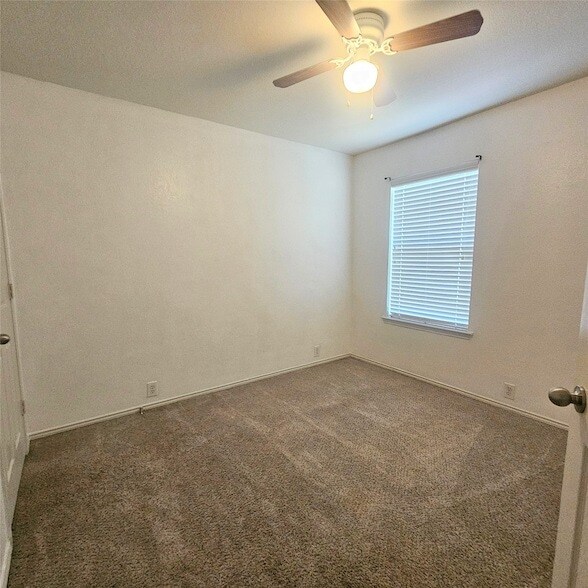 Building Photo - 10741 Traymore Dr