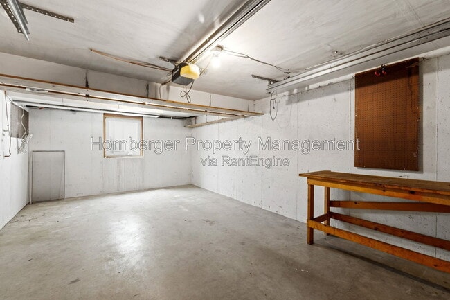 Building Photo - 9717 N Stevens St